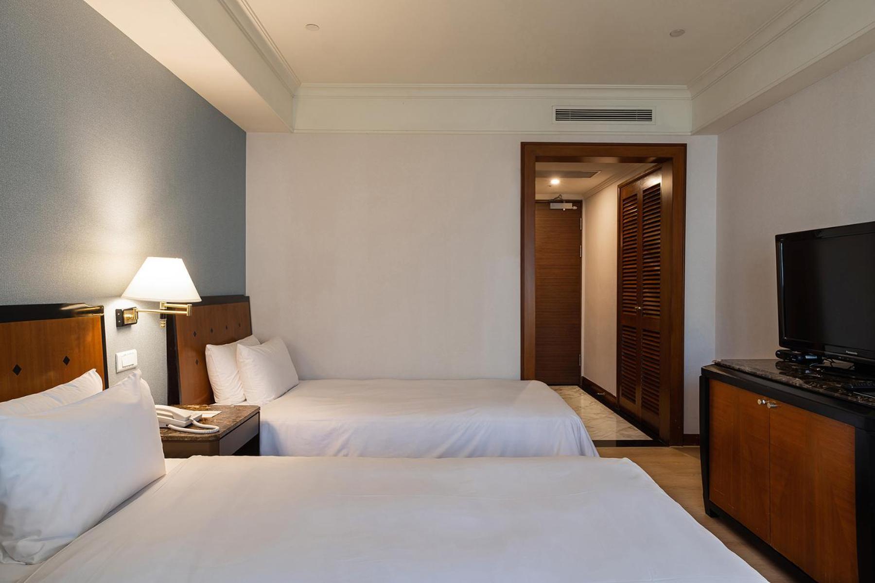 Hotel National Тайчжун Экстерьер фото